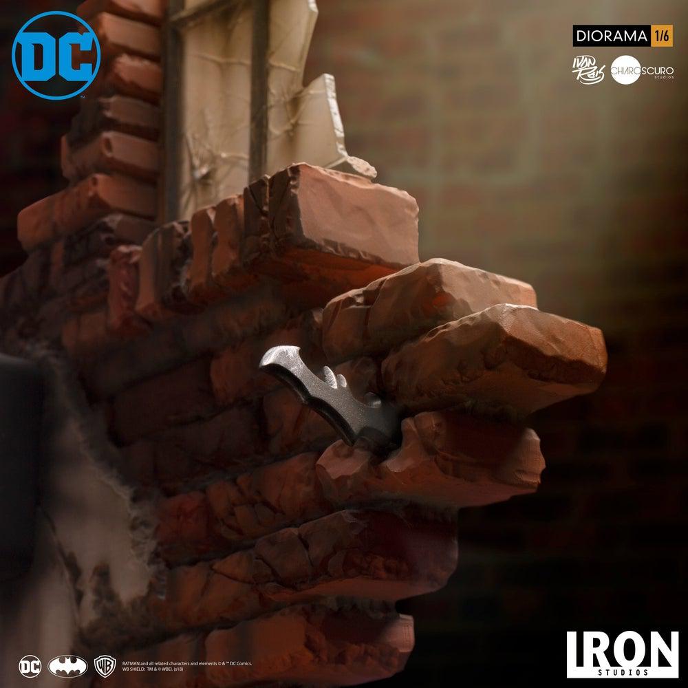 Batman vs Joker Battle Diorama Statue