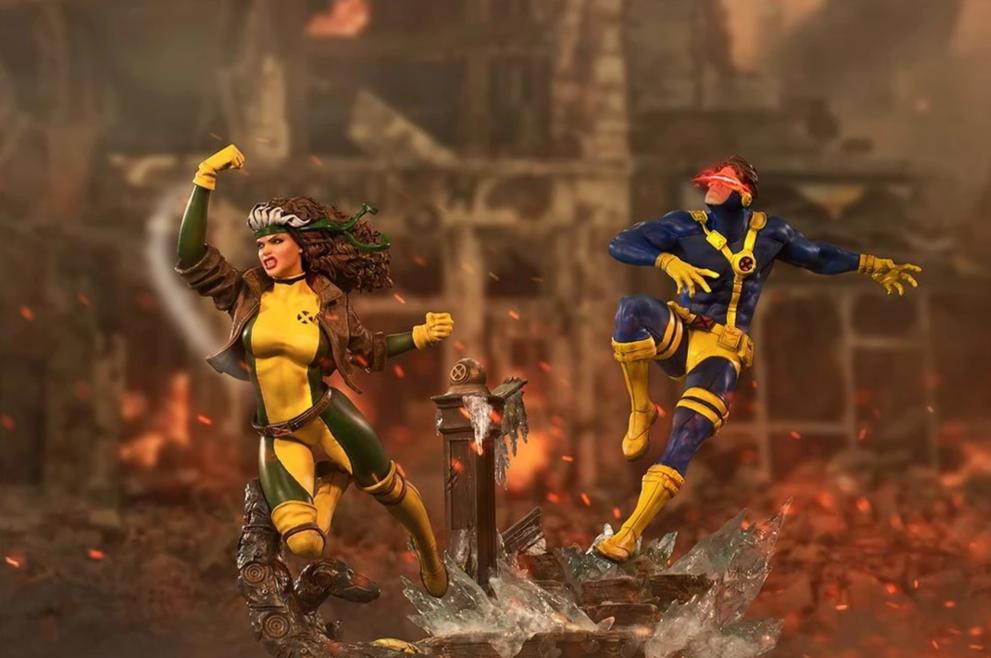 Marvel Comics Rogue Vs Sentinel Statue