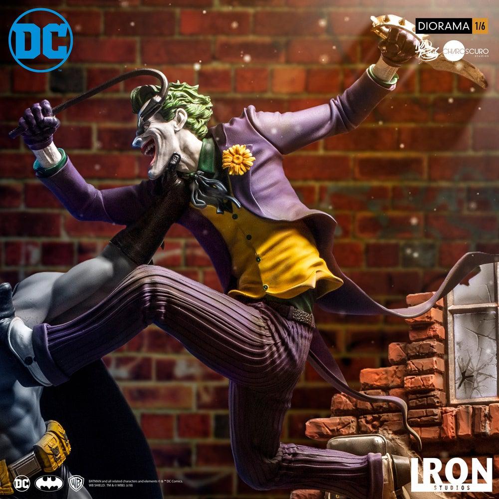 Batman vs Joker Battle Diorama Statue