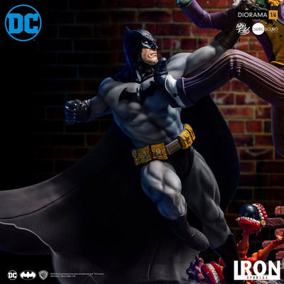 Batman vs Joker Battle Diorama Statue