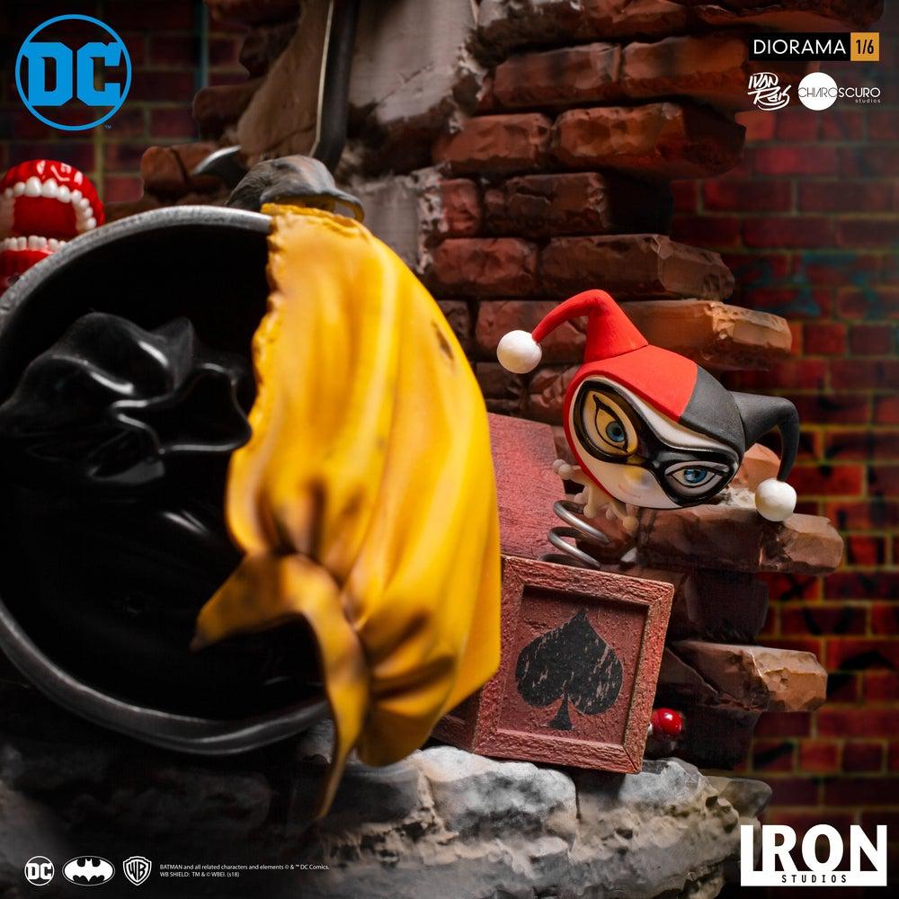 Batman vs Joker Battle Diorama Statue