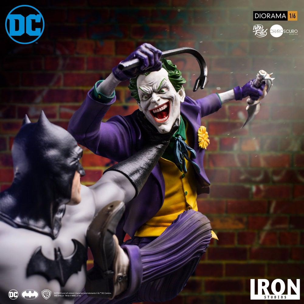 Batman vs Joker Battle Diorama Statue