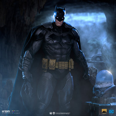 Batman Unleashed Deluxe Art Scale 1/10