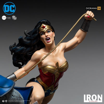 Wonder Woman Vs Darkseid 1/6 Scale Diorama