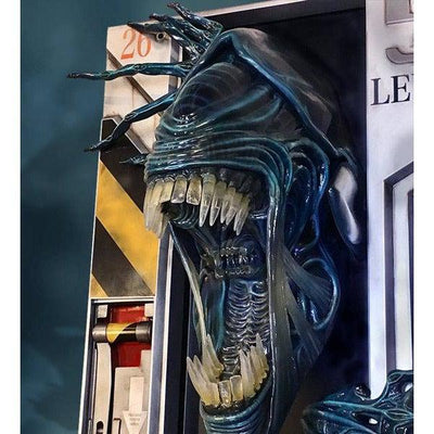 Alien Queen LIFE-SIZE Wall Sculpture Statue by Hollywood Collectibles Group