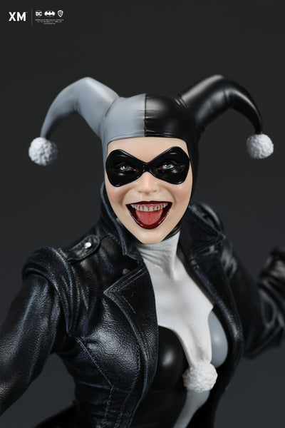 Batman White Knight - Harley Quinn (Stealth) 1/4 Scale Statue