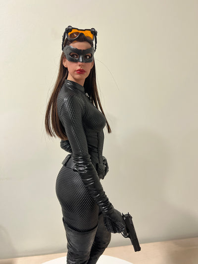 Catwoman Selina Kyle 1/3 Hyperreal Statue - REPAIRED