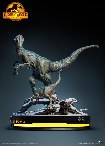 Jurassic World Dominion - Blue and Beta 1/7 Scale Statue