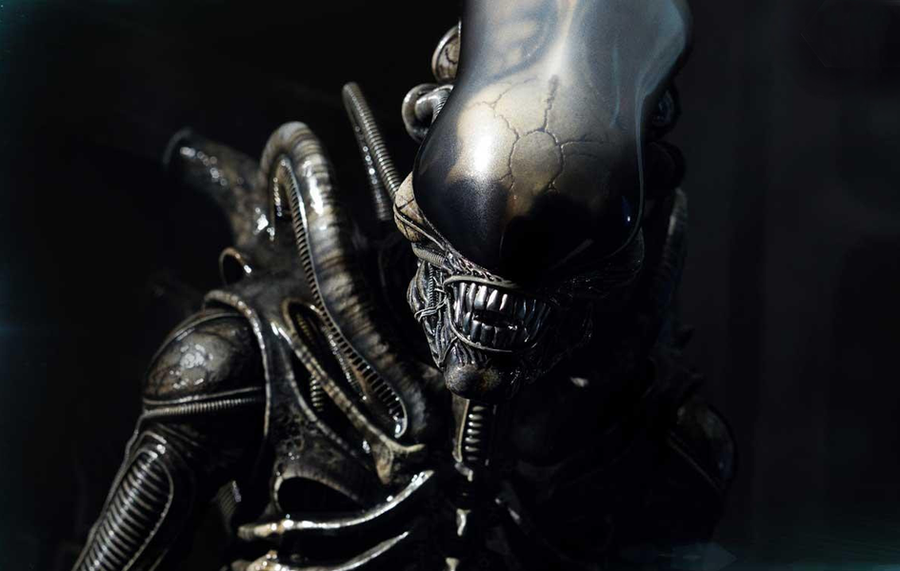 Alien Big Chap Deluxe Limited Version 1/3 Scale Statue
