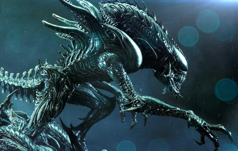 Tusked Alien Bonus Version 1/4 Scale Statue