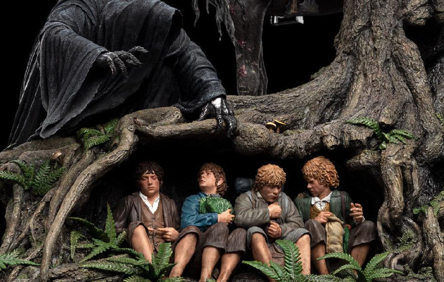 Masters Collection - Escape off the Road 1/6 Scale Statue