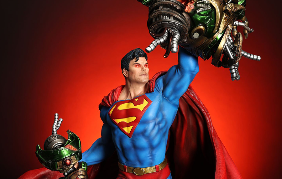 Classic Superman (Version B) 1/4 Scale Statue