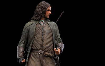 Aragorn Hunter Of The Plains Statue