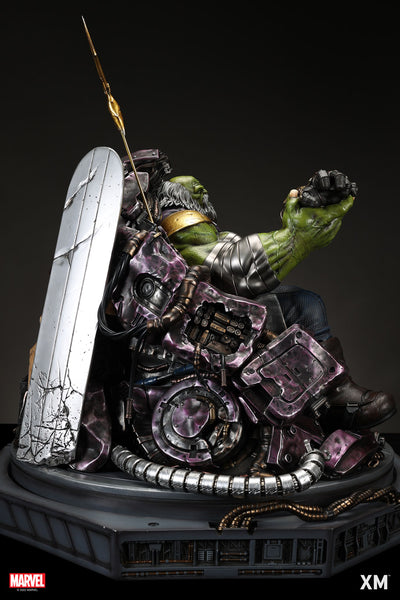 Maestro (Version A) 1/4 Scale Statue