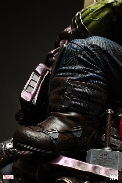 Maestro (Version A) 1/4 Scale Statue