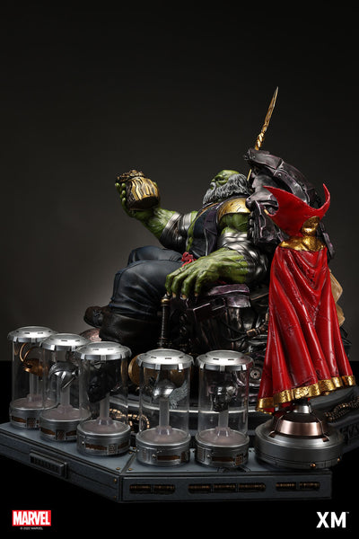 Maestro (Version B) 1/4 Scale Statue