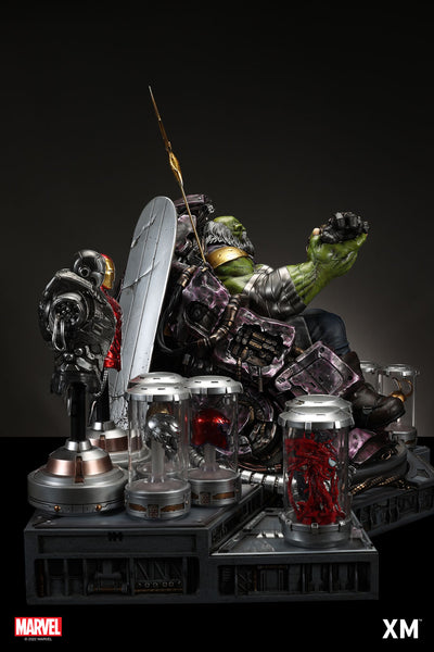 Maestro (Version B) 1/4 Scale Statue