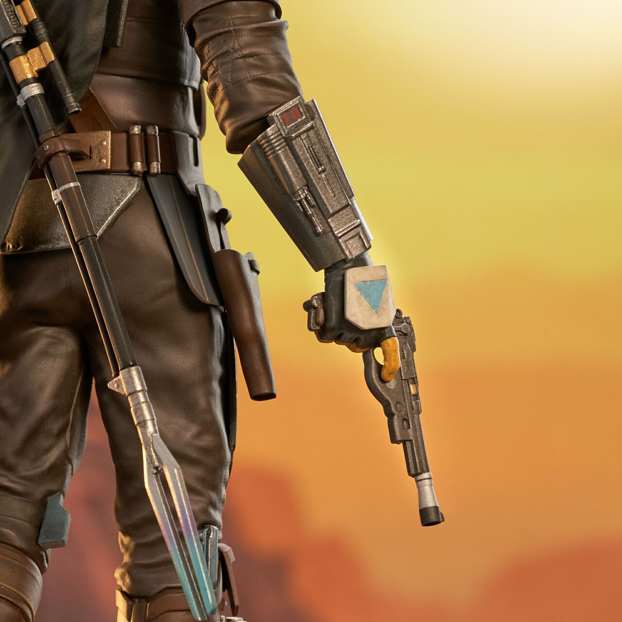 The Mandalorian with Child 1/7 Scale Statue