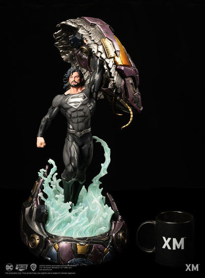 Recovery Suit Superman 1/6 Scale Statue