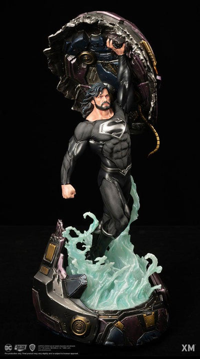 Recovery Suit Superman 1/6 Scale Statue