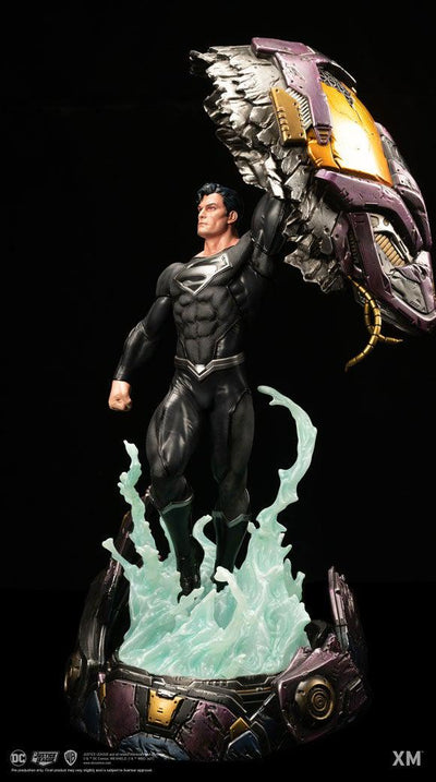 Recovery Suit Superman 1/6 Scale Statue
