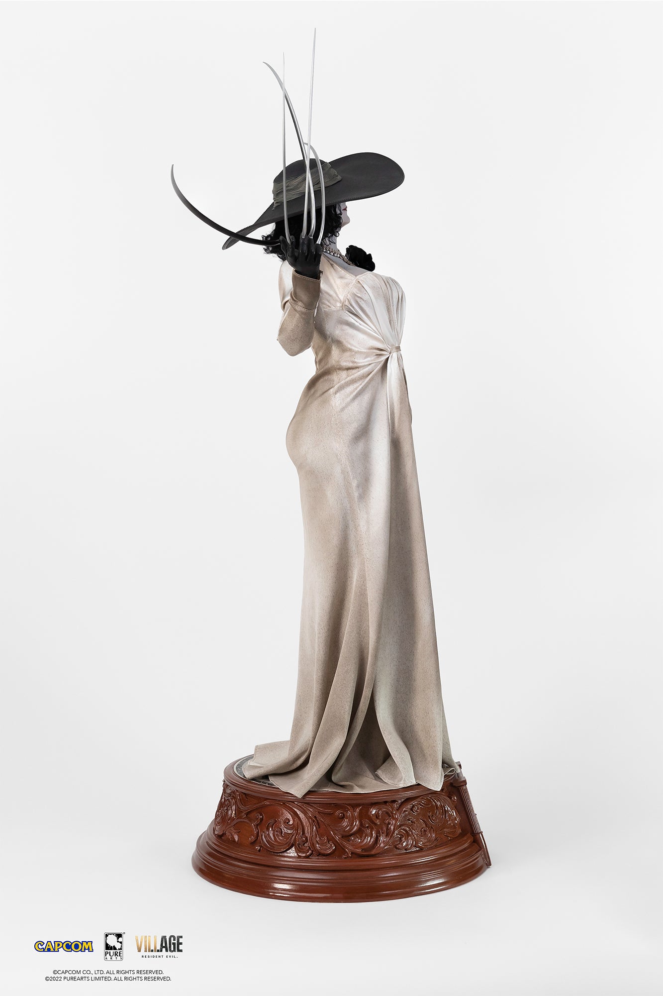 lady dimitrescu statue removable dress Resident Evil Village Lady Dimitrescu 1:4 Scale Resin Statue