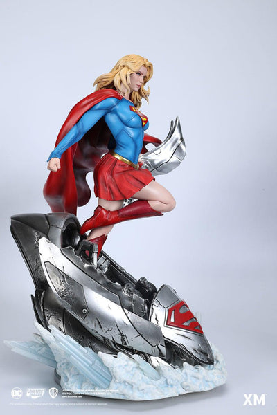 Supergirl 1/4 Scale Statue