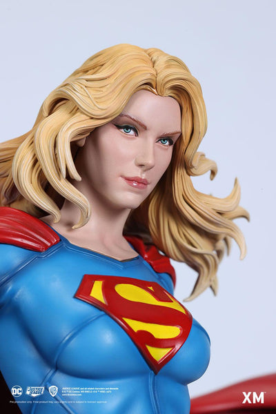 Supergirl 1/4 Scale Statue