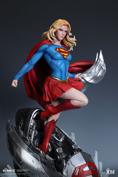Supergirl 1/6 Scale Statue