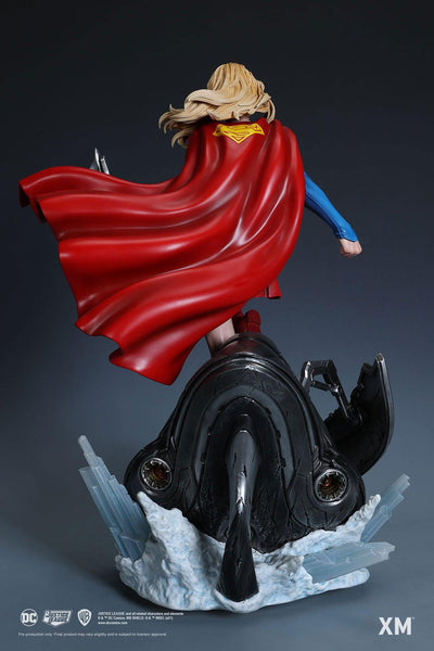 Supergirl 1/4 Scale Statue
