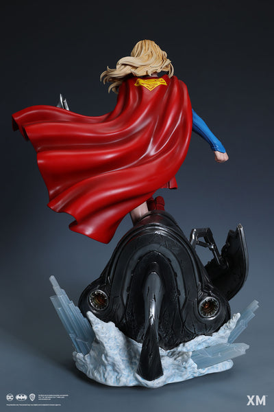 Supergirl 1/6 Scale Statue
