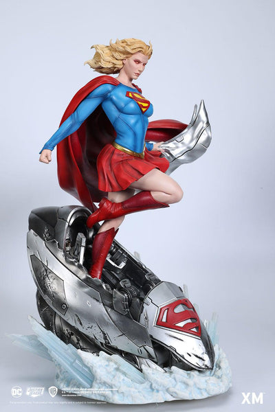 Supergirl 1/4 Scale Statue