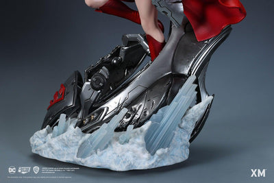 Supergirl 1/4 Scale Statue