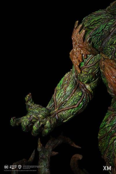 Swamp Thing 1/4 Scale Premium Statue