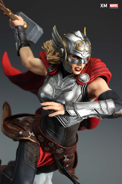 Mighty Thor 1/4 Scale Statue