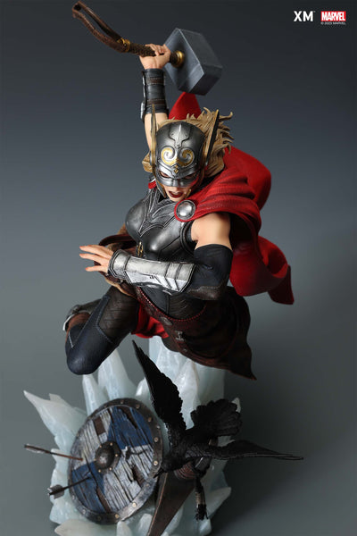Mighty Thor 1/4 Scale Statue