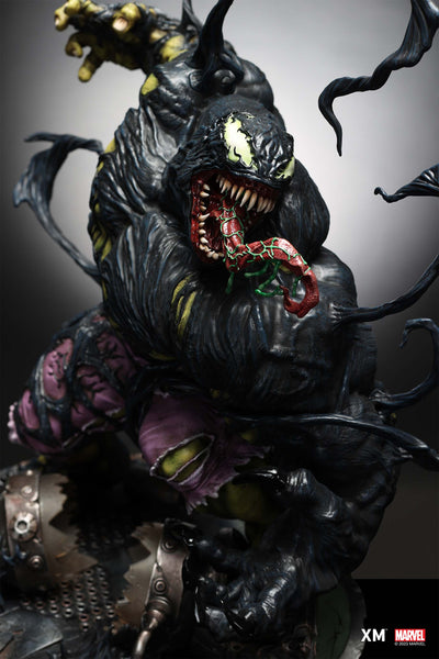 Venom Hulk Version A 1/4 Scale Statue