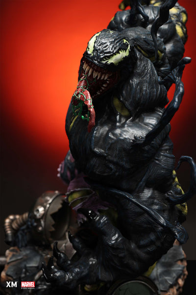 Venom Hulk Version A 1/4 Scale Statue