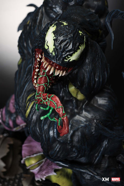 Venom Hulk Version A 1/4 Scale Statue