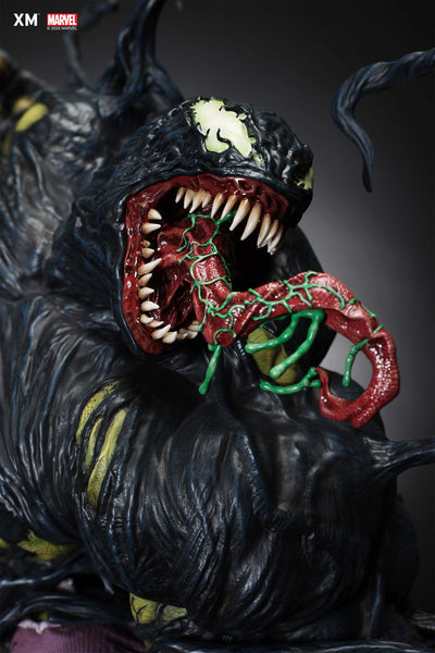 Venom Hulk Version A 1/4 Scale Statue