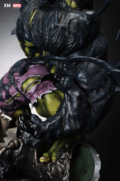 Venom Hulk Version A 1/4 Scale Statue