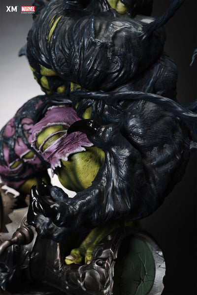 Venom Hulk Version B 1/4 Scale Statue