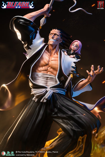 Zaraki Kenpachi and Kusajishi Yachiru Statue