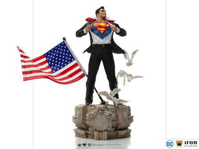 Clark Kent Deluxe 1/10 Art Scale Statue