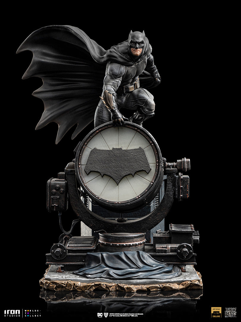 Zack Snyder's Justice League - Batman on Batsignal Art Scale