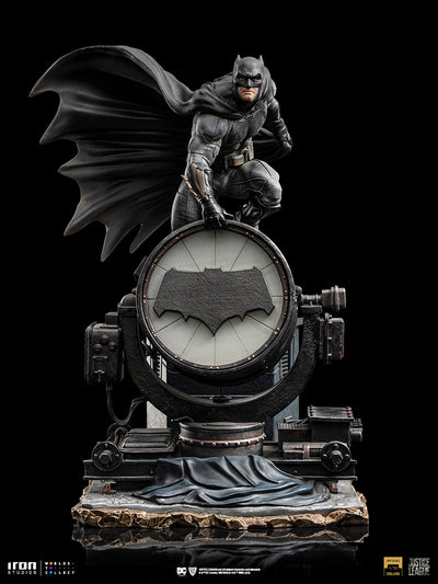 Zack Snyder's Justice League - Batman on Batsignal Art Scale 1/10