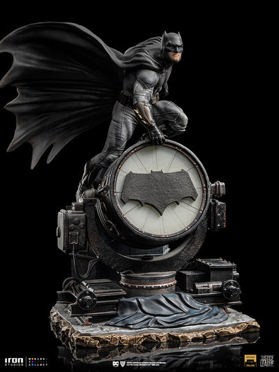 Zack Snyder's Justice League - Batman on Batsignal Art Scale 1/10