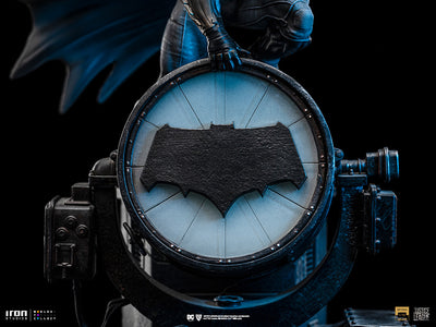 Zack Snyder's Justice League - Batman on Batsignal Art Scale 1/10