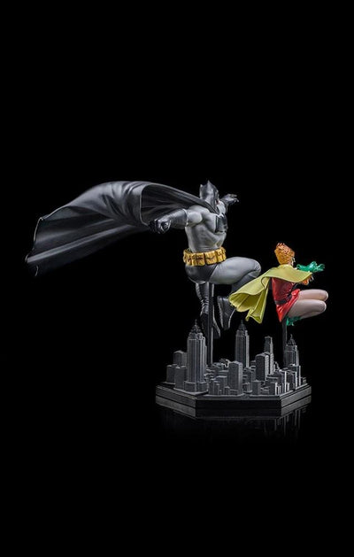 Batman & Robin The Dark Knight Returns Statue