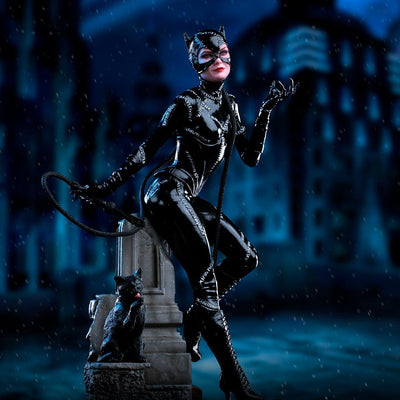 Batman Returns Catwoman Art Scale Statue